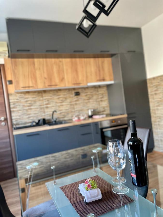 Luxury City Center Apartment Skopje Eksteriør billede