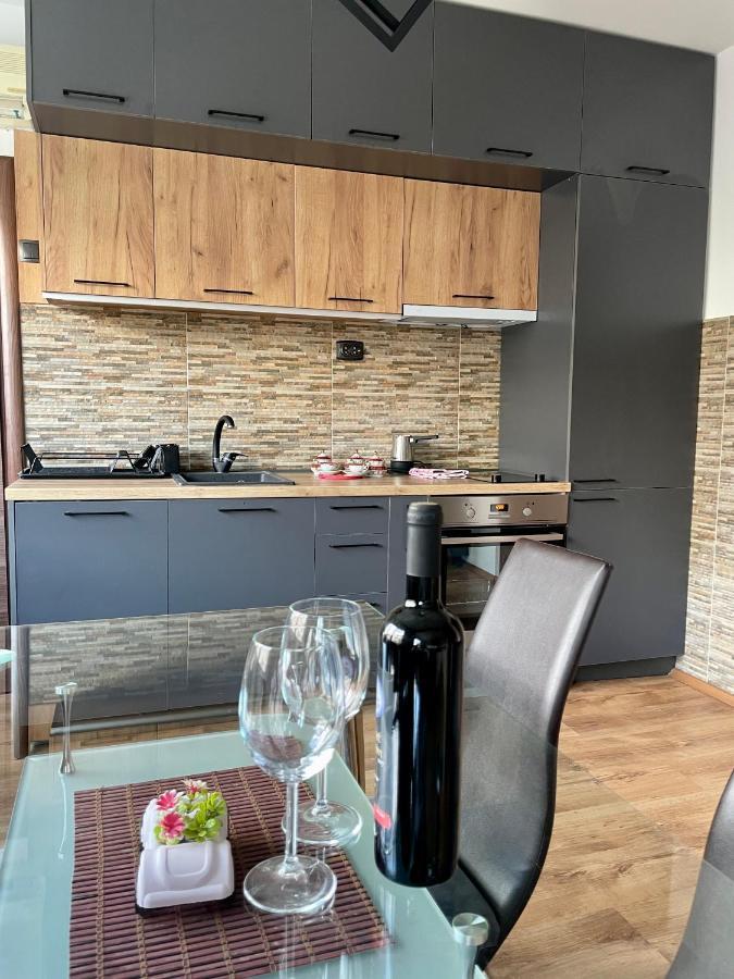 Luxury City Center Apartment Skopje Eksteriør billede