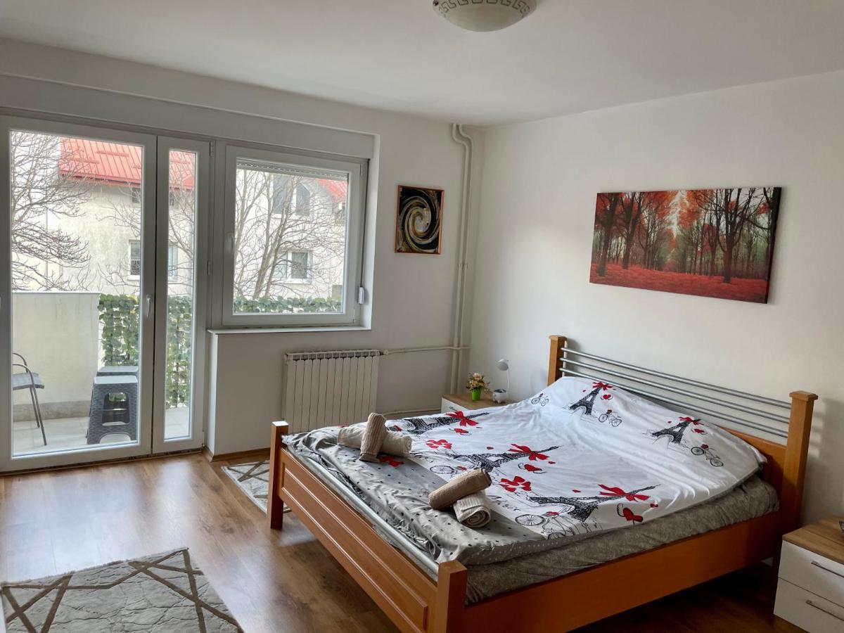 Luxury City Center Apartment Skopje Eksteriør billede