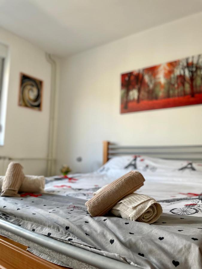 Luxury City Center Apartment Skopje Eksteriør billede