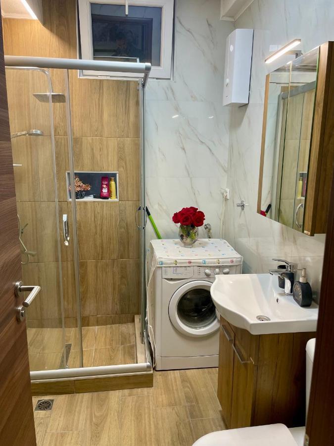 Luxury City Center Apartment Skopje Eksteriør billede