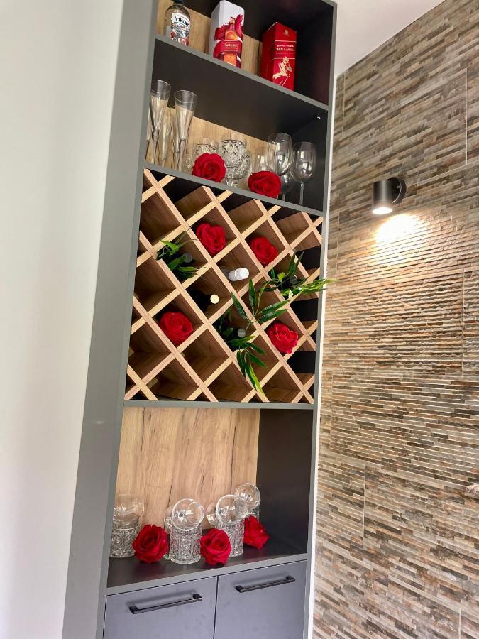 Luxury City Center Apartment Skopje Eksteriør billede