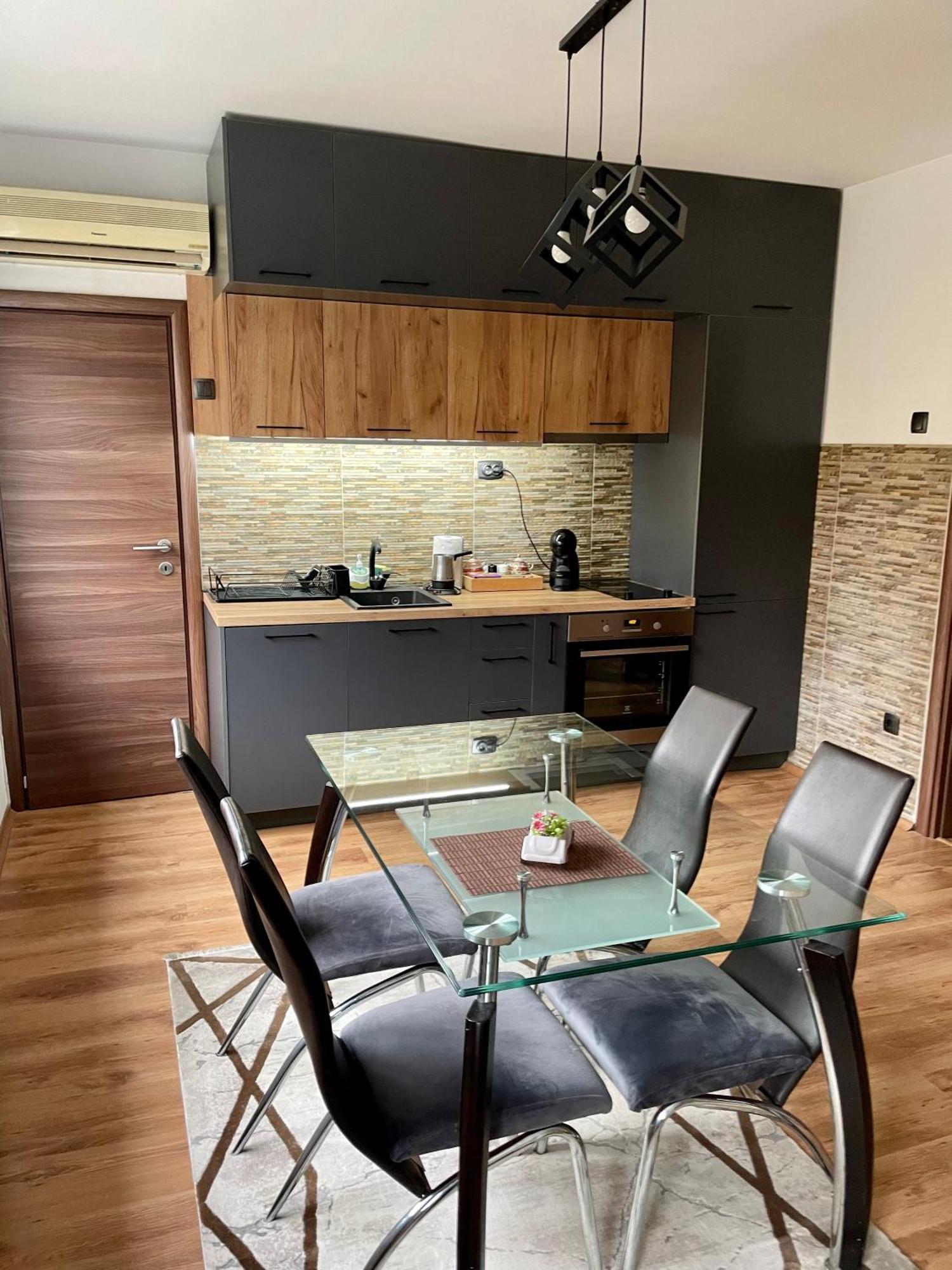 Luxury City Center Apartment Skopje Eksteriør billede